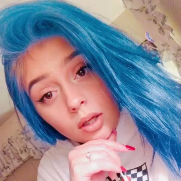 Meet your Posher, Alexis - Picture 1 of 1